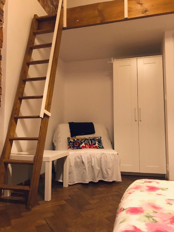 Planty Hostel Краков Экстерьер фото