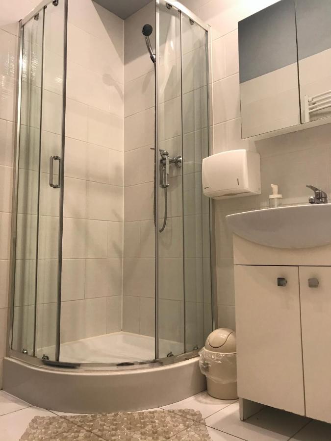 Planty Hostel Краков Экстерьер фото